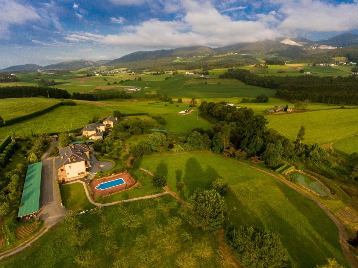 Hotel Hacienda Llamabua Navia Esterno foto